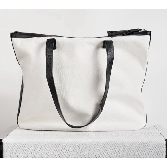 Walter Baker NWT Carly Canvas and Vegan Leather Tote Shoulder Bag White Zip Top - Picture 5 of 10